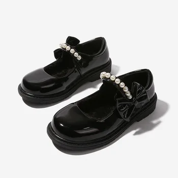 Кожаная обувь для девочек, модная школьная форма, черные туфли с глянцевым бантом и жемчугом, модные детские тонкие туфли принцессы с круглым носком