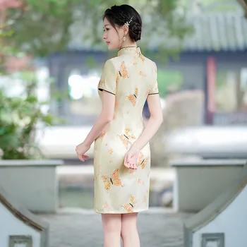 Лето 2023 Короткий сексуальный абрикосовый Чонсам Фотография Вечернее платье-мандарин в азиатском китайском стиле Современное повседневное ципао для женщин